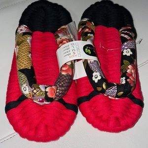 Japanese woven red black house slippers sandals thong NWT